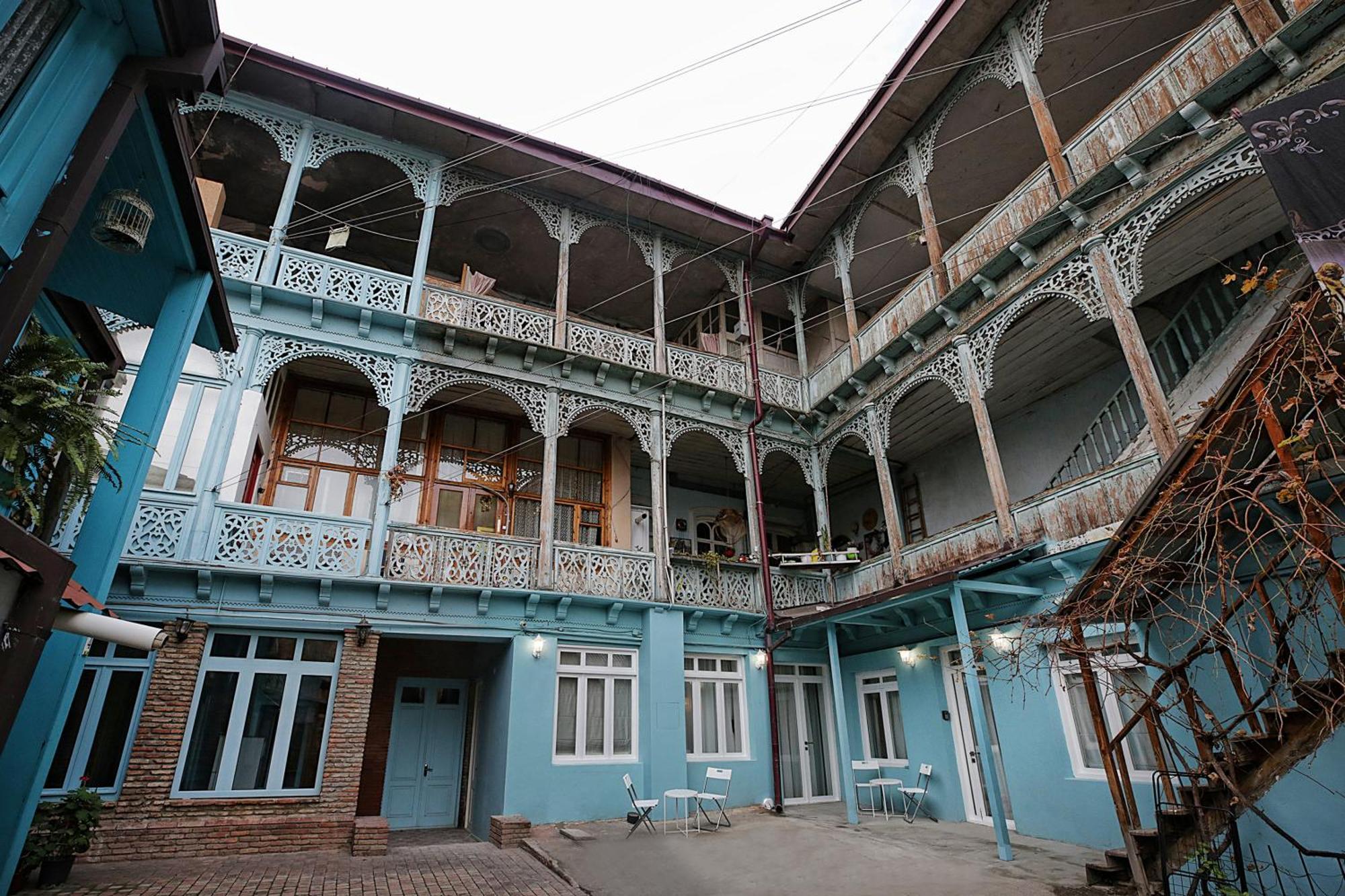 Eva'S Pavaroti Тбилиси Экстерьер фото