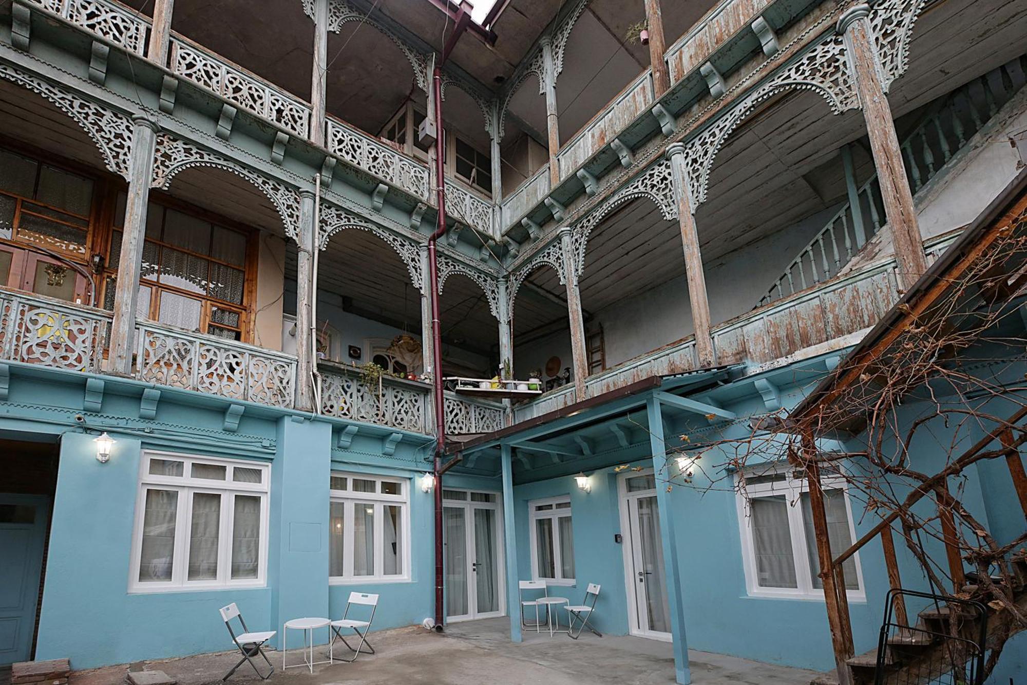 Eva'S Pavaroti Тбилиси Экстерьер фото